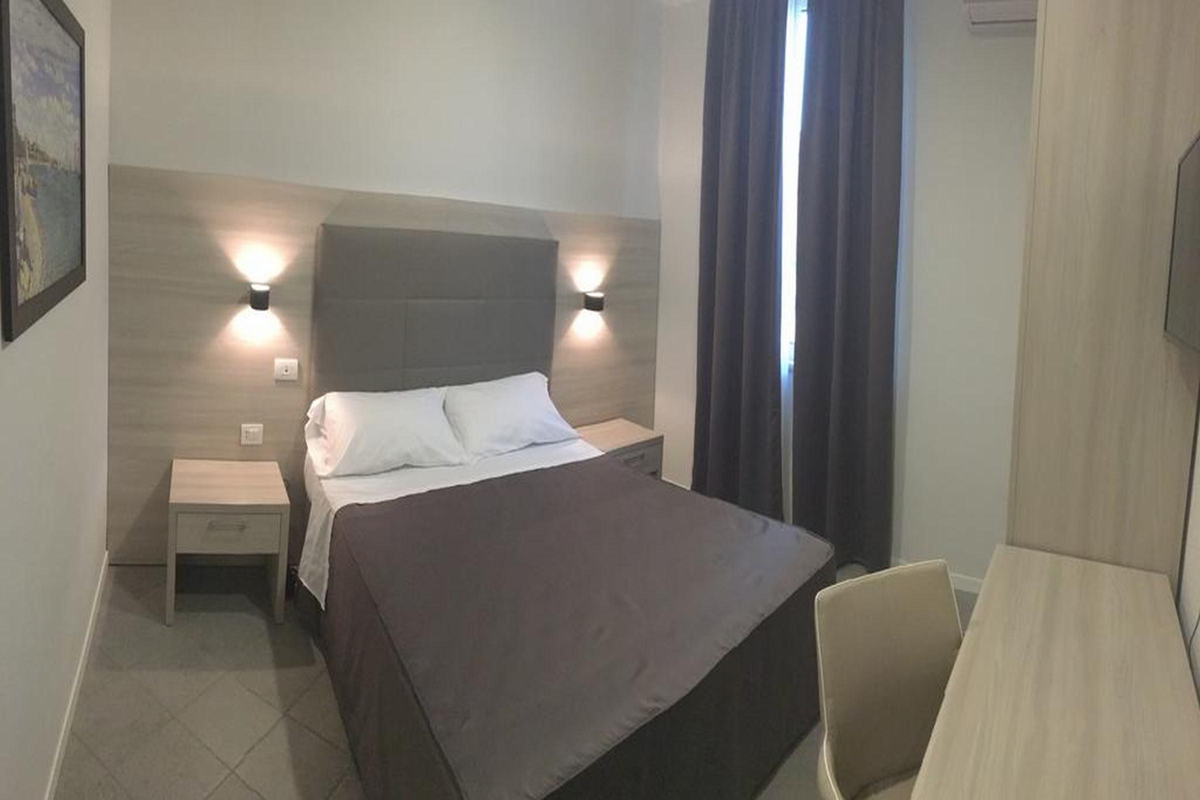 Hotel Academy 3*